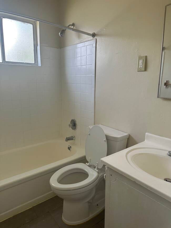 Floorplan - Cromwell Park Apartments