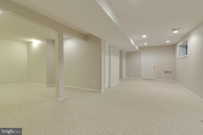 Building Photo - 2503 Fowlers Ln