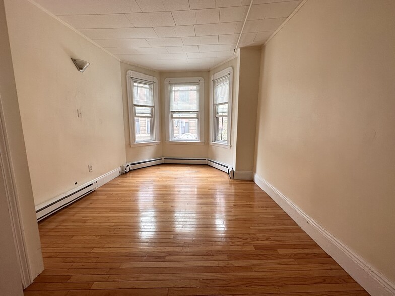 Building Photo - 50 Prince St