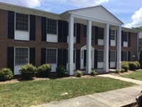 Building Photo - Blackstone-2 Bedroom Apartment-1st level
