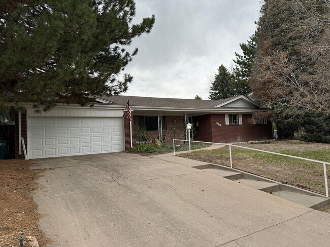 Building Photo - Spacious 5BR House in Denver
