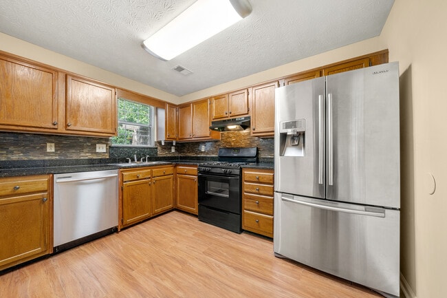 Building Photo - 3904 Sidney Lanier Blvd