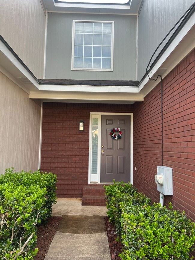 Building Photo - 107 S Spring View Dr