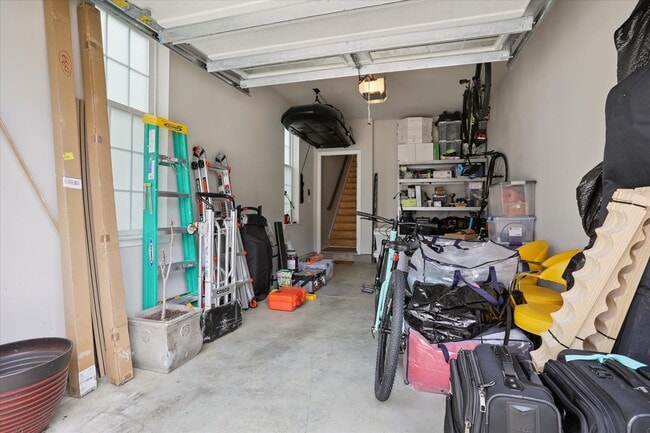 Building Photo - 2102 Promenade Ln