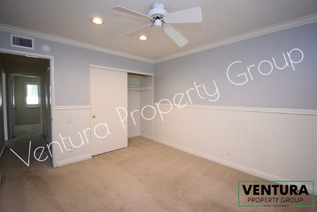 Building Photo - Charming 3-Bedroom with 2 Baths in East Ventura – Spacious 1513 Sq Ft Gem on Burlington Ave!