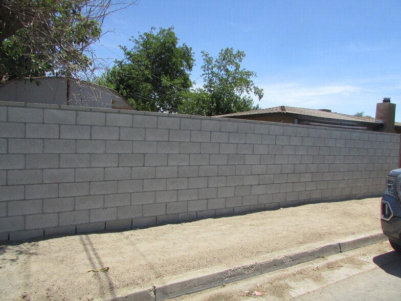 Building Photo - 2520 Bernice Dr