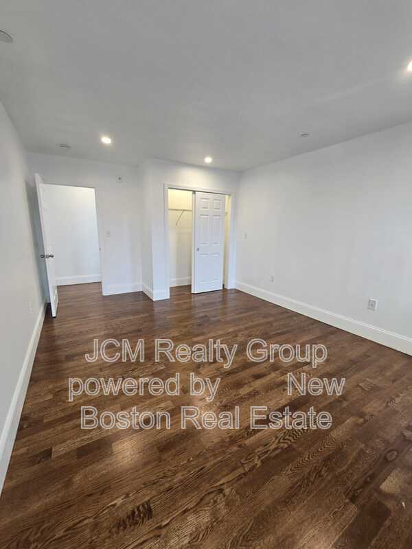 Building Photo - 375 Crescent Ave