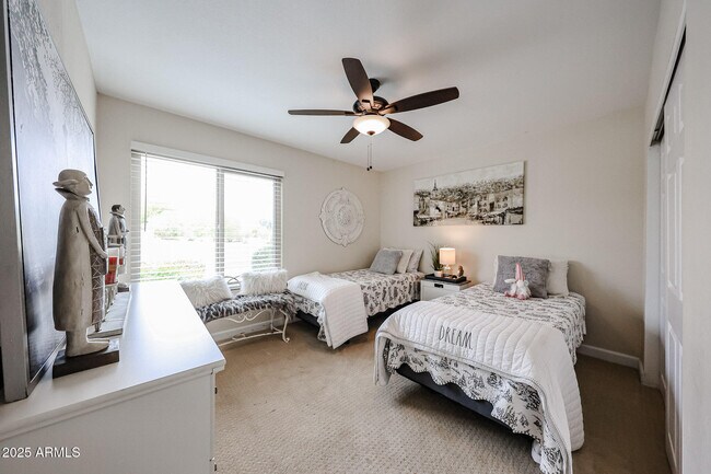 Building Photo - 9085 E Windrose Dr