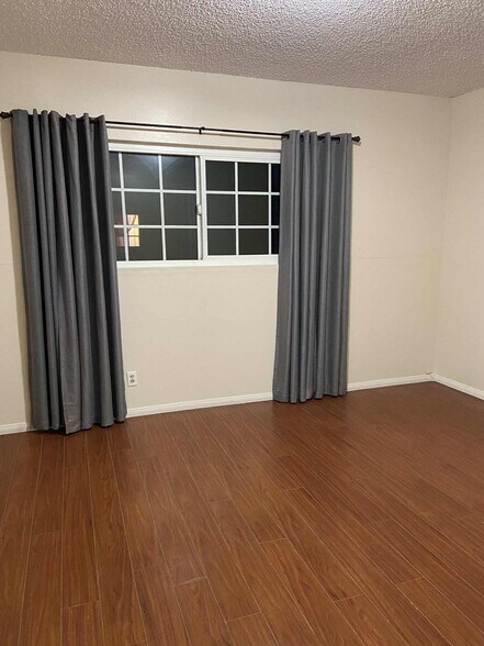 Building Photo - 4109 W 5th St