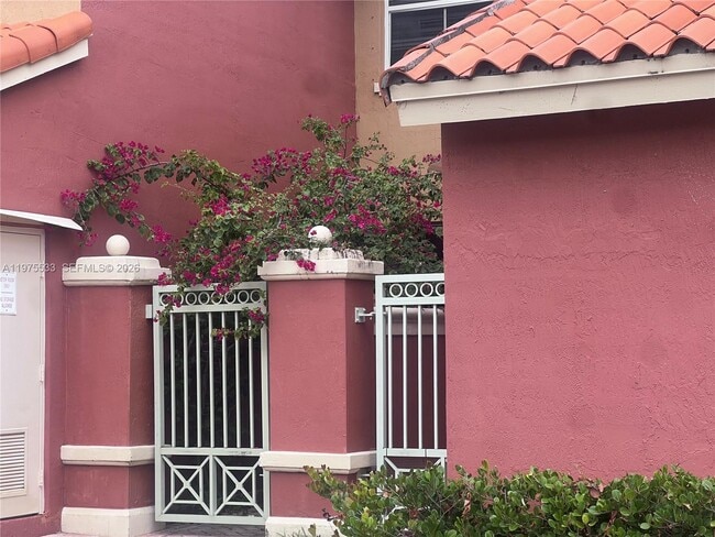 Building Photo - 6104 NW 114th Pl