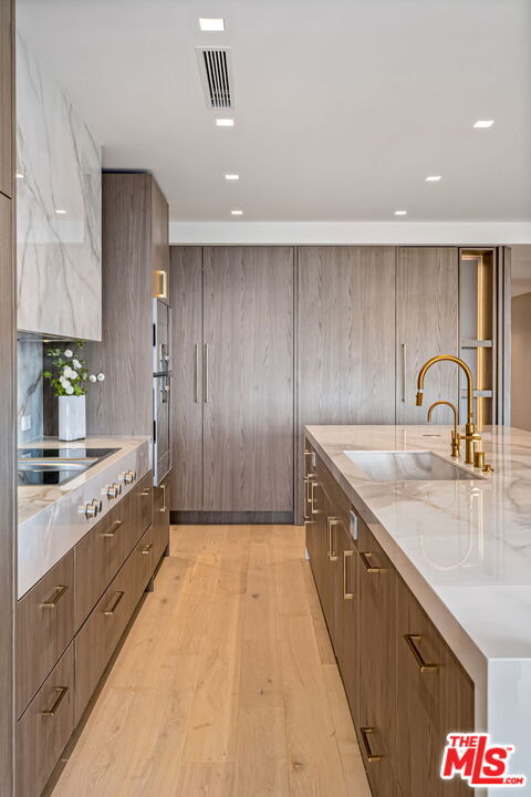 Building Photo - 2222 Ave of the Stars