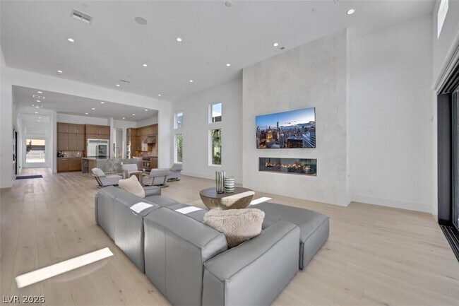Building Photo - 4803 Verde Bloom St