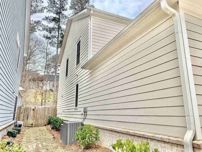Building Photo - 516 Suwanee Park Terrace