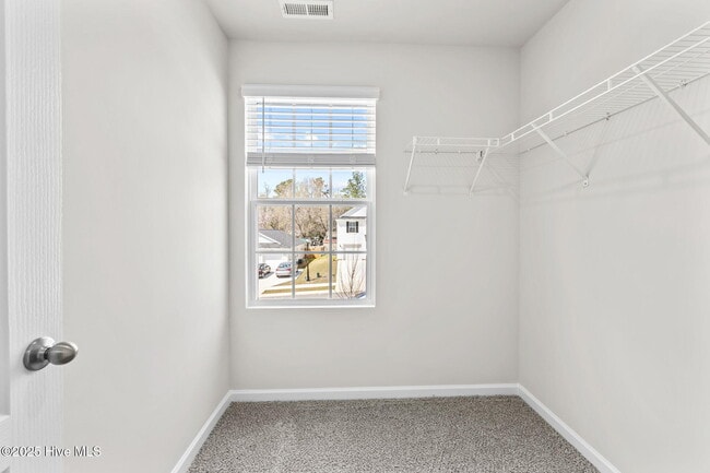 Building Photo - 705 Conductor Ct