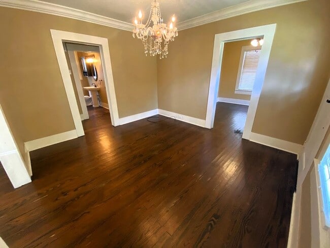 Building Photo - Adorable 2 bedroom house for rent in Downtown LC