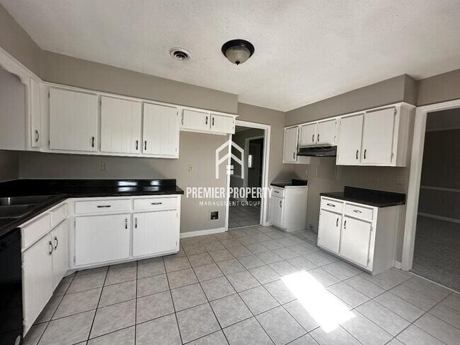 Building Photo - 3482 Kirby Terrace Dr