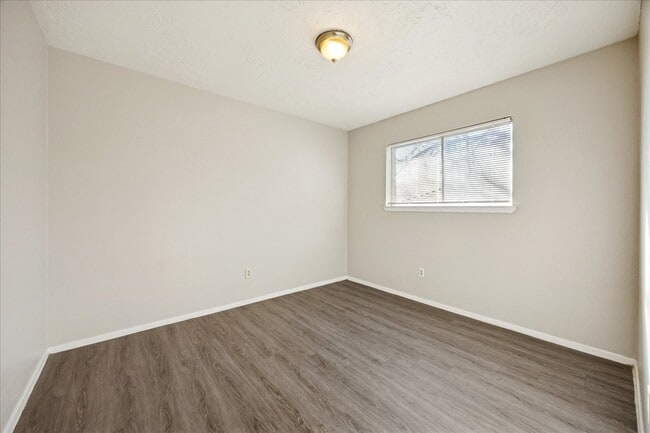 Building Photo - 7323 Wovenwood Ln