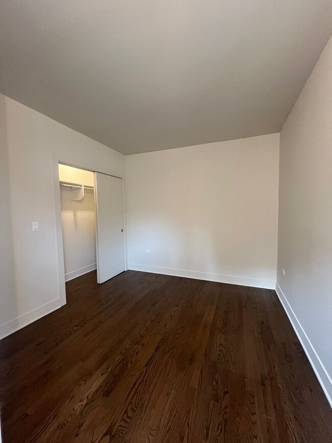 Building Photo - 1418 W Addison St