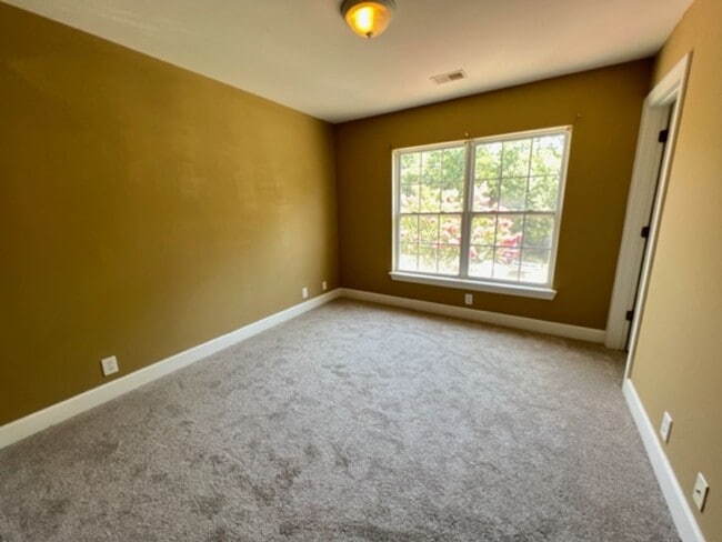 Building Photo - 3 Bedroom 3.5 Bath Townhouse in Whitney Lakes - Johns Island