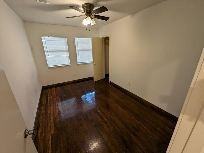 Building Photo - 4604 Gunter St