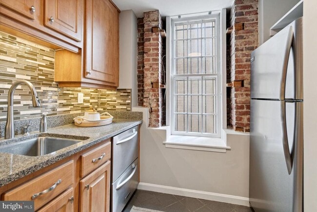 Building Photo - 1718 Corcoran St NW