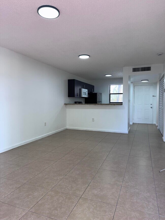 Building Photo - 9968 Nob Hill Ln