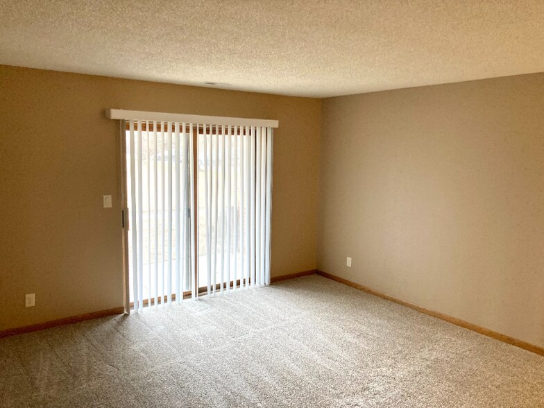 Primary Photo - 5100 Emerald Dr