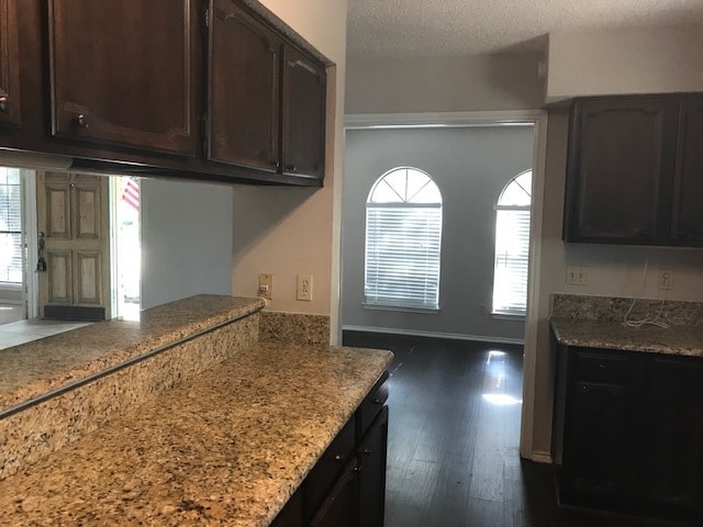 Building Photo - STELLAR HOME IN CROSS CREEK!