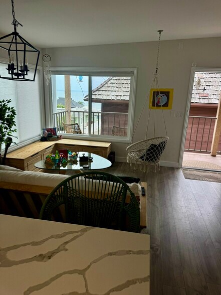 Building Photo - 31671 Seacove Dr