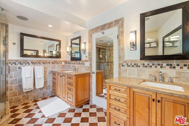 Building Photo - 7965 Fareholm Dr