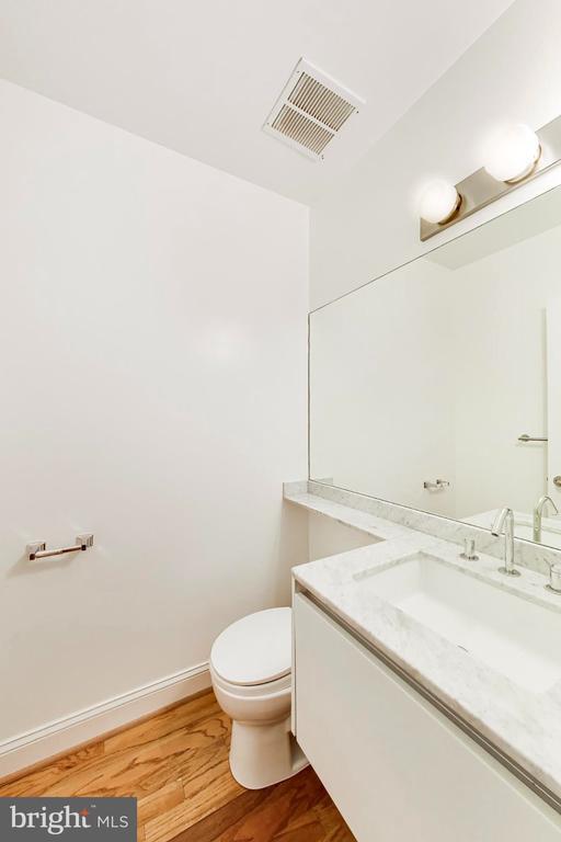 Building Photo - 1660 Beekman Pl NW