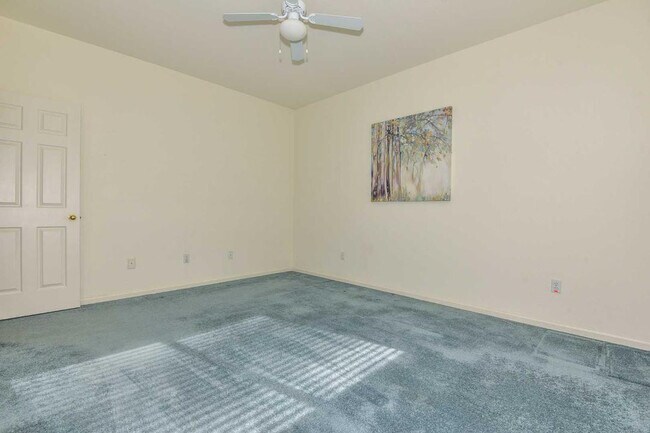 Building Photo - 5413 W Fallen Leaf Ln