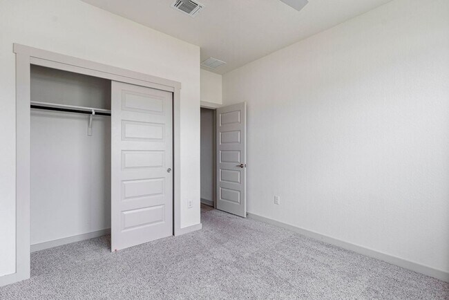 Building Photo - Beautiful 4 bedroom, 2 bathroom home in Pioneer Hill!!!