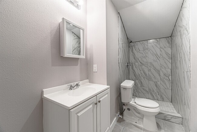 Building Photo - 4909 Higgins St