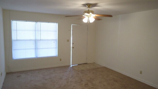 Building Photo - 630 W Tharpe St