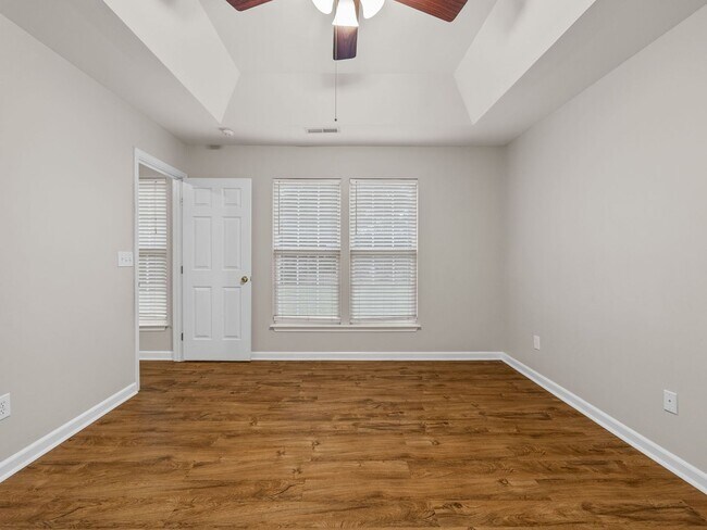 Building Photo - 129 Bathurst Ln