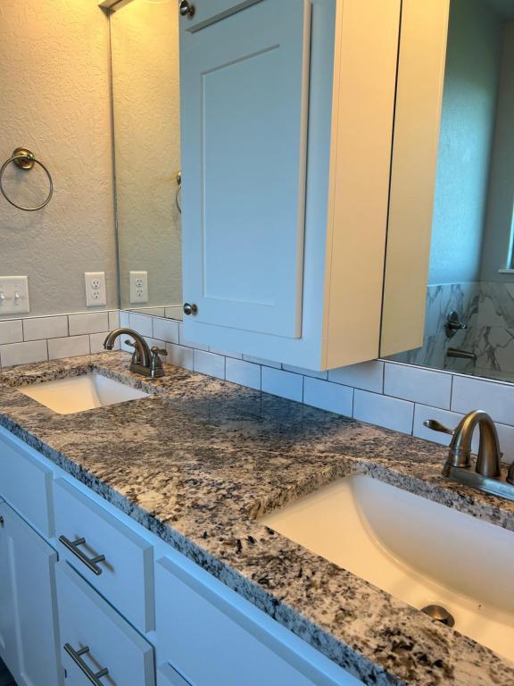 Building Photo - 13102 Shadow Ridge Dr