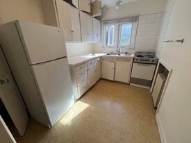 Building Photo - 1406 Drake St