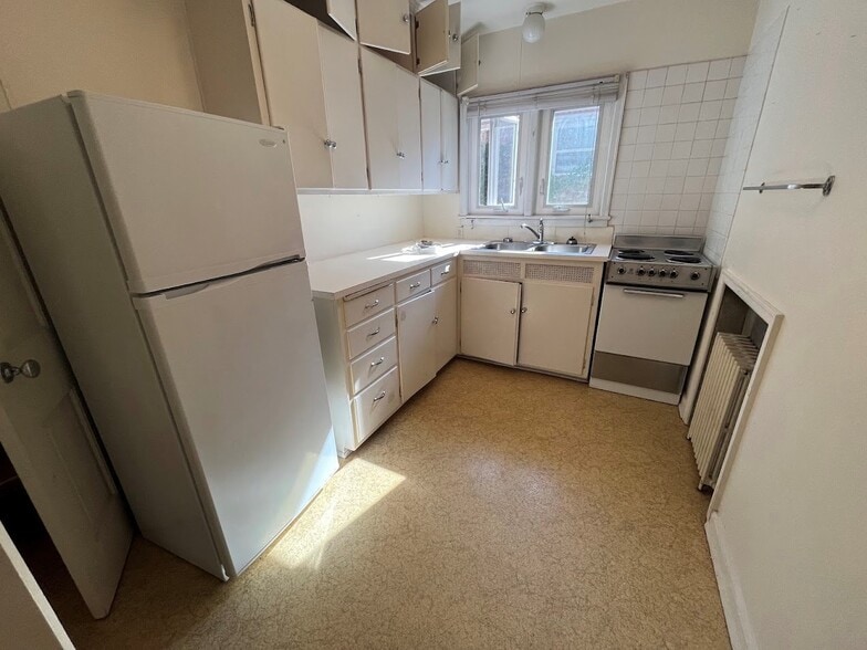 Primary Photo - 1406 Drake St