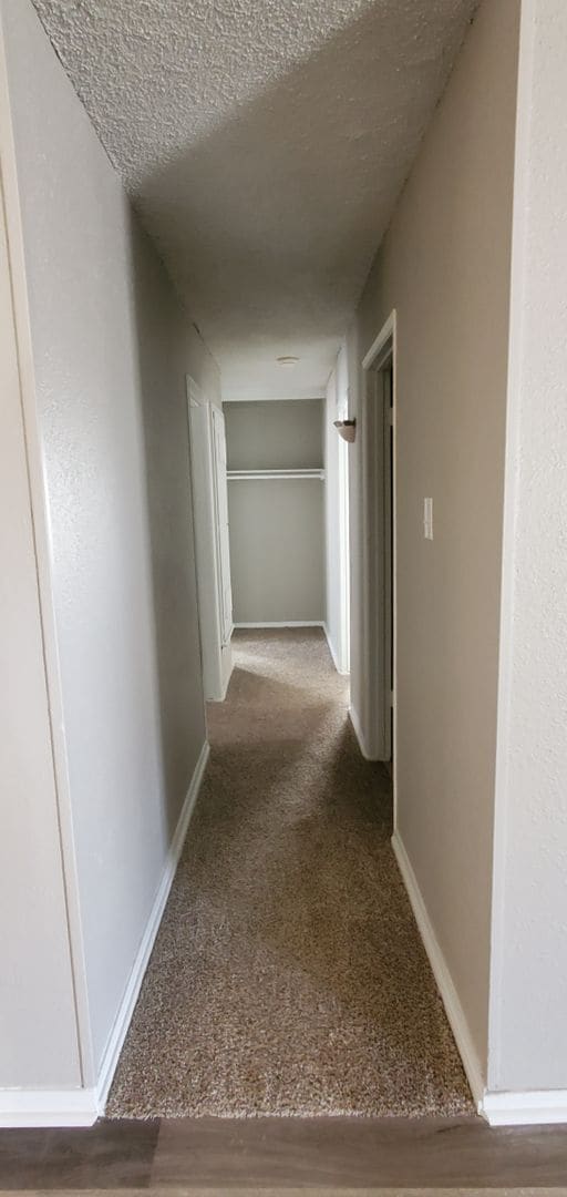 Building Photo - Spacious 3 Bedroom 2 Bath in University Park!