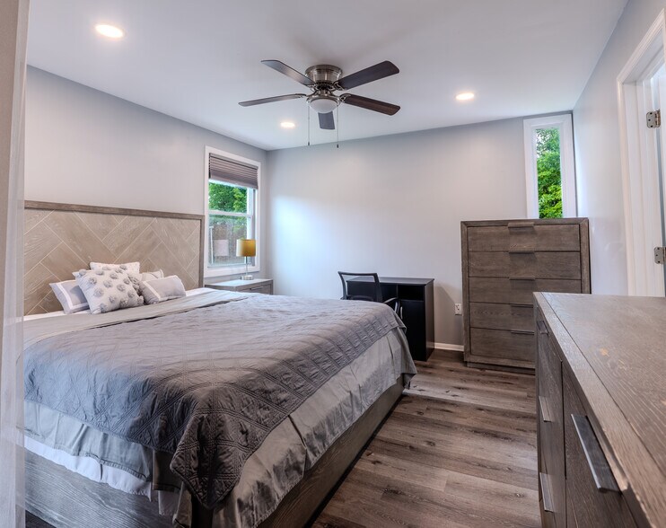 Master bedroom - 2395 Yarmouth Ct