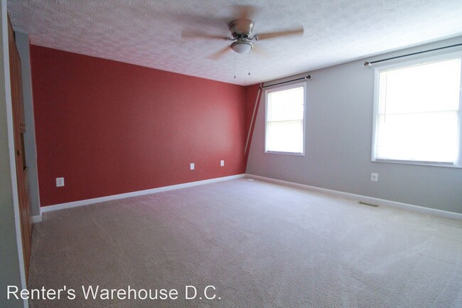 Building Photo - 5 br, 3.5 bath House - 13705 Hobart Dr