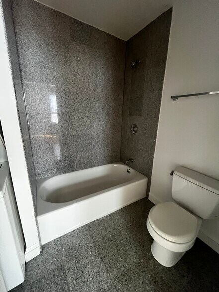Building Photo - 62 Fayston St
