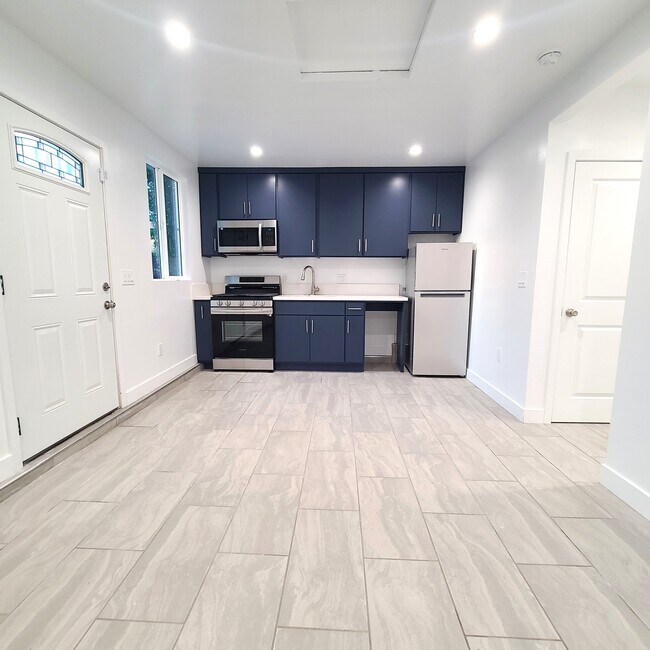 Building Photo - 7708 Etiwanda Ave