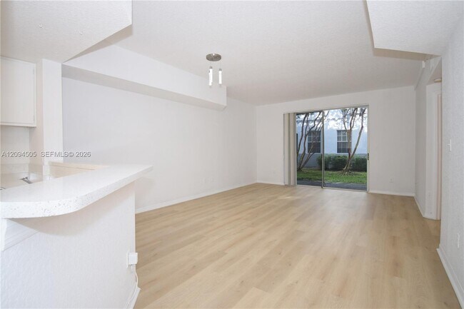 Building Photo - 775 SW 148th Ave