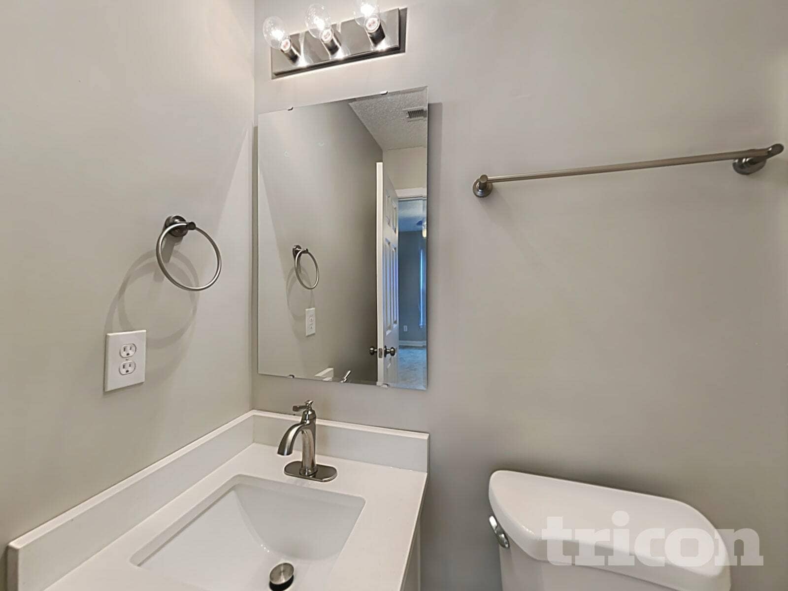 Building Photo - 882 Anchor Way NE