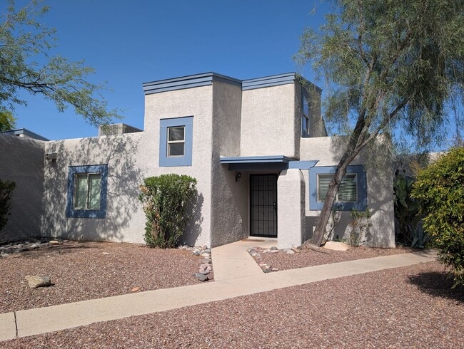Primary Photo - Beautiful Townhouse - 3 bed & 2 bath in Gr...