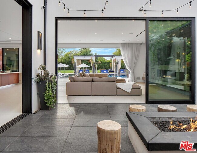 Building Photo - 6029 Melvin Ave