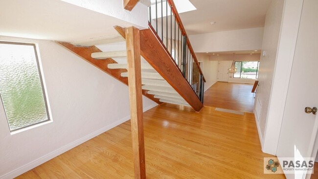 Building Photo - OPEN HOUSE, NOV. 24th at 2 pm - Downtown/Harbor Views!