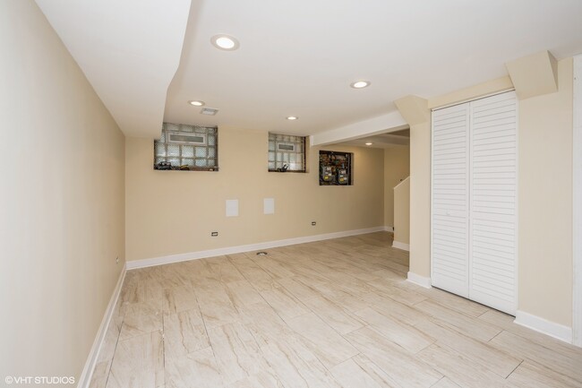Building Photo - 1244 W Race Ave